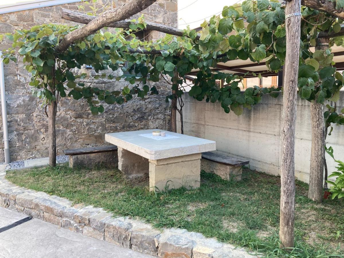 Apartma Hiska Dobravlje Exterior foto