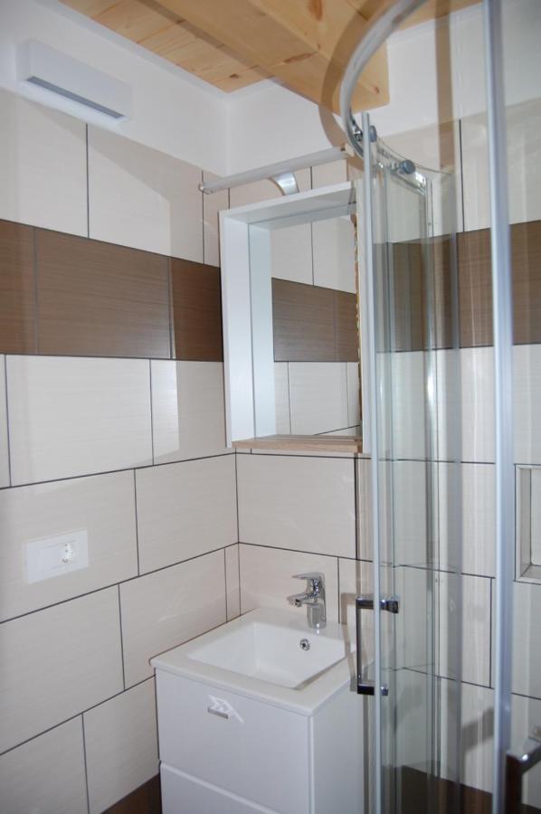 Apartma Hiska Dobravlje Exterior foto